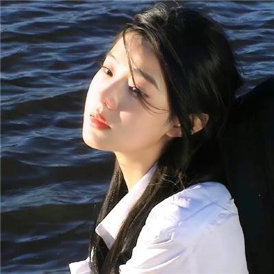 湖畔春晓